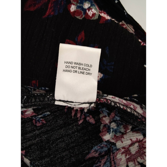 Chloe & Katie Womens Cold Shoulder Black Floral Blouse Short Sleeve Rayon SZ SM - Picture 9 of 9